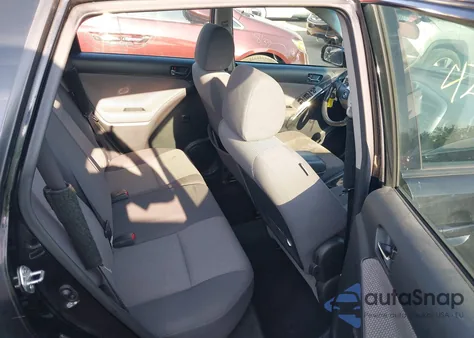 2006 Toyota Matrix Xr z USA, uszkodzony, nr VIN 2T1KR30E86C576431